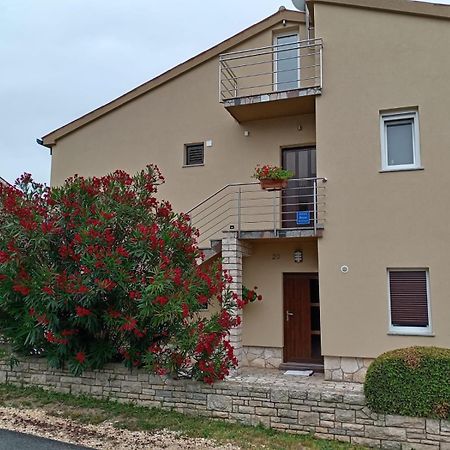 Tomi Apartment Pula Exterior photo