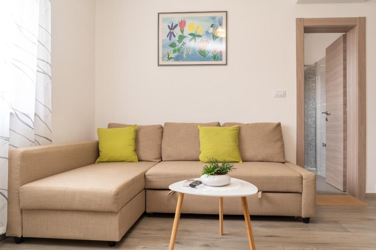 Tomi Apartment Pula Exterior photo