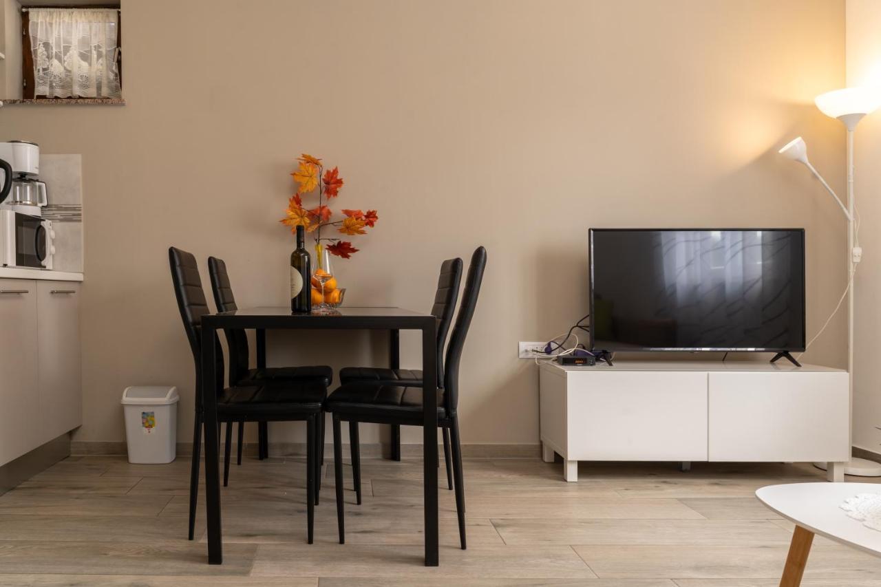 Tomi Apartment Pula Exterior photo